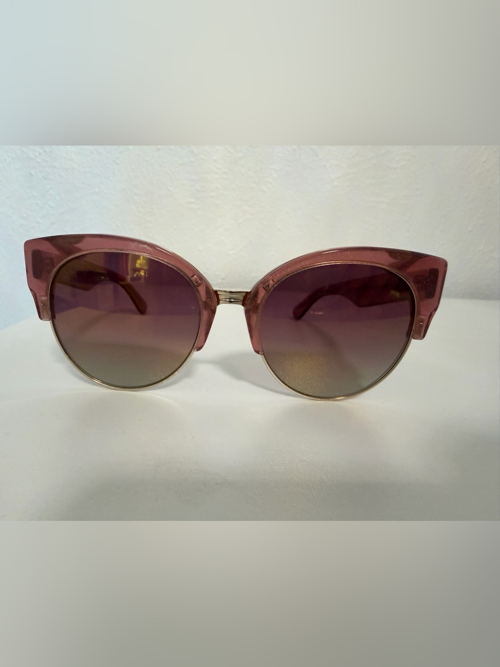 Diff Eyewear Pink Frame with Purple Gradient Lenses Sunglasses